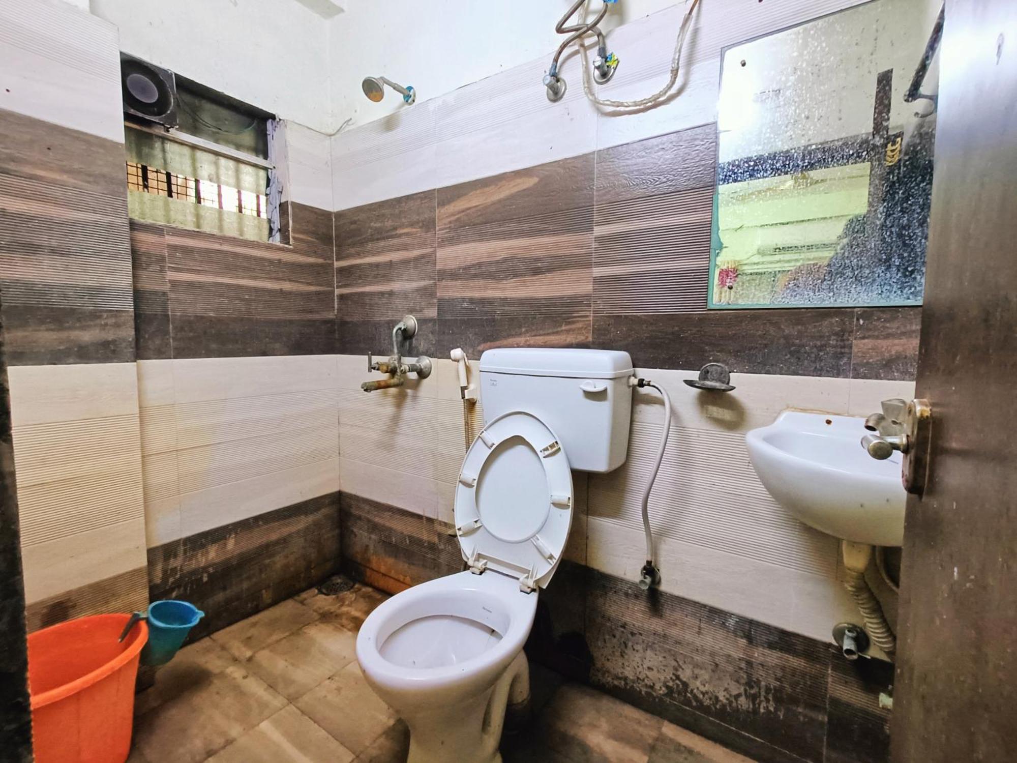 Rest Inn Hotel Newtown Road Near Tata Medical 콜카타 외부 사진